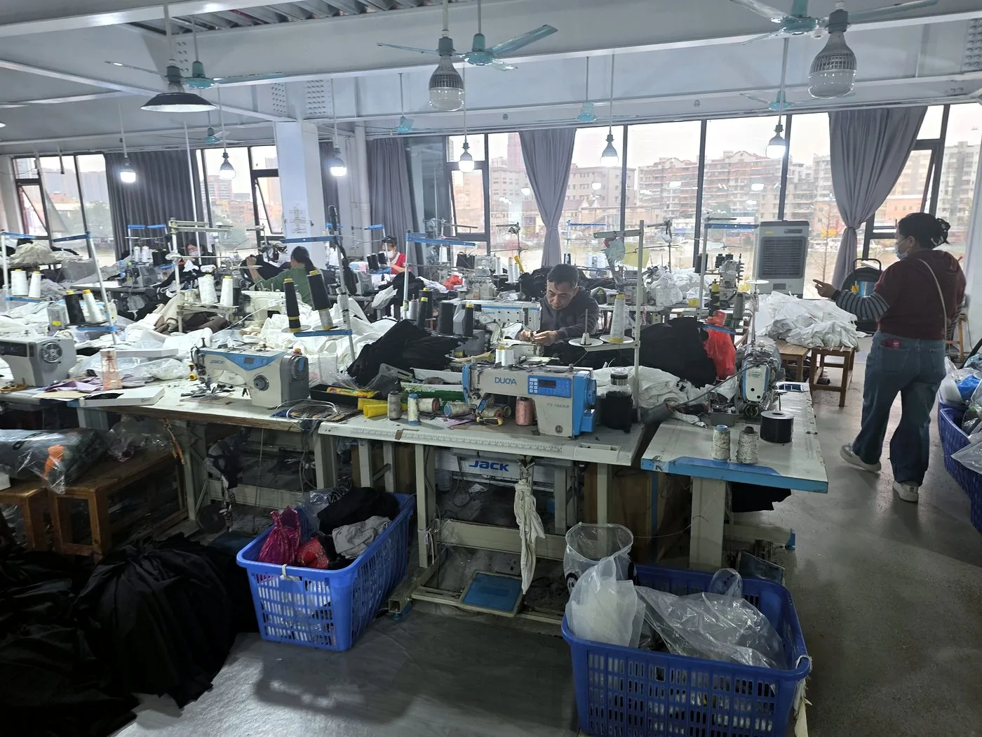 OEM 제작 현장